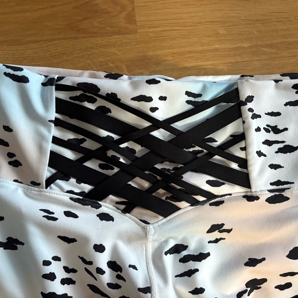Fabletics Monochrome Patterned PowerHold Leggings - Picture 4 of 11